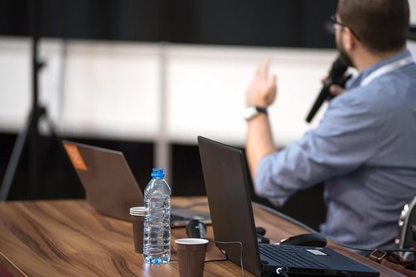 Surmonter les défis du marketing B2B en ligne : stratégies et solutions pour une ère digitale